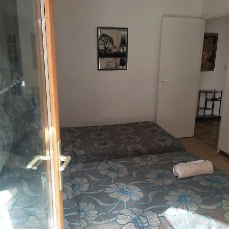 B&B Carcassonne Couette-café *