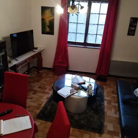 B&B Carcassonne * قرقشونه